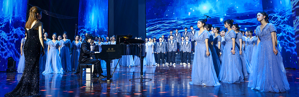 万象城举行2025年“五四”表彰大会暨第二十一届社团文化活动月开幕式 万象城举行2025年“五四”表彰大会暨第二十一届社团文化活动月开幕式